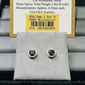 ✨ NWT 2ct Black Moissanite Halo Studs – GRA Certified